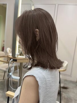 ウェイズトウキョウ 新宿店(Ways TOKYO) レイヤーカット　ミディアムヘア　グレージュ　ブリーチなし