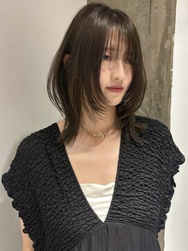 ヨーク(YOKE) レイヤーカットミディアムレイヤーオリーブベージュ