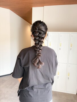 スリーバイザサロン(THREE by the salon) 編みおろし