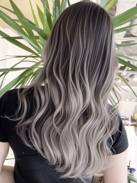 フリーク(FLEEK) レイヤーカット髪質改善ダブルカラーブリーチ