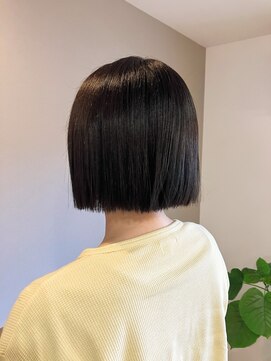 リポゾ(Riposo.) ラベンダーグレージュ・切りっぱなしボブ