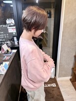 バース プレイス(BIRTH PLACE) グレージュカラー、ショート