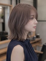 ソッカ(socca)&nbsp;切りっぱなしミディアムレイヤーボブ
