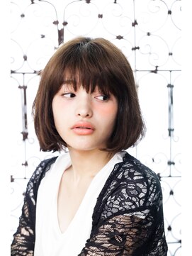メルクマール(MERKMAL) シネマティックな大人フレンチボブ。
