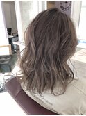 ミルクティーベージュ