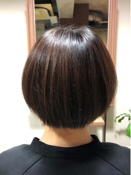 「髪」は人の印象を左右するもの。年齢を感じてしまう白髪をしっかり染めてもっと素敵に若々しく♪