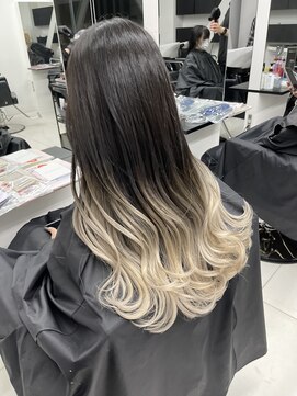 アライブ キチジョウジ(ALIVE Kichijoji) ホワイトベージュグラデーションカラー