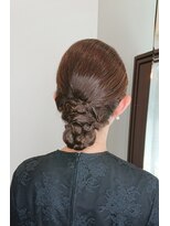 オラ ボーテ(Aura Beaute)&nbsp;『AuraBeaute 京都』結婚式 お呼ばれヘア つるんとシニヨン