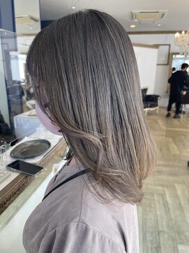 コワファースト 大分(COIFF1RST) ハイトーングレージュカラー