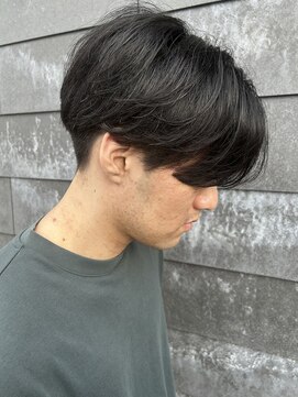 ヒュイル バイ ニアウ(Hwyl by Niau) メンズマッシュセンターパートスパイラルパーマニュアンスパーマ