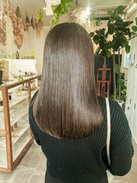 タオ(tao) そのままでも綺麗なストレートロング