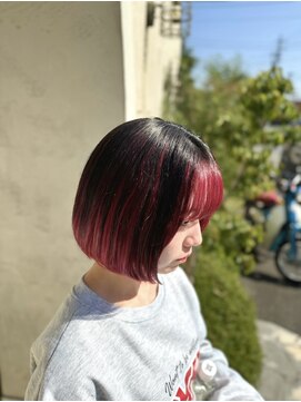 カルム(calme) ボブ/アンブレラカラー/ワインレッド/落ちる黒染め