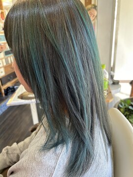 ディンプル 越谷駅前(DiMPlE) モスグリーンカラー　ブルーカラー　デザインカラー