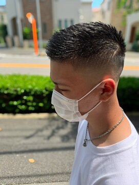 ヒカリ バイ イサミ 西川口(Hikari by ISAMI) 韓国マッシュスペインカールスパイキーショート〈理容室〉西川口