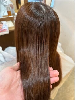 アトート(atoto)の写真/≪酸性髪質改善ストレート≫ダメージレスで手触り◎柔らかな仕上がりのナチュラルストレートスタイルに！