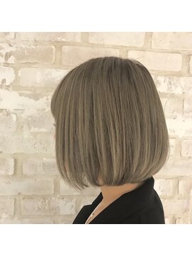 カルラ(Karra) アッシュブラウンボブ