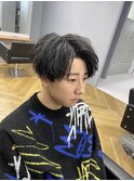 センターパート無造作スパイラル