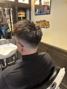 バレス 田町(BALES) スキンフェードアップバング