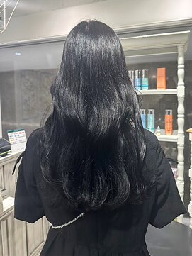 クレビア 名古屋(CreBiA) 暗髪でも垢抜けた大人っぽい艶髪ブラック