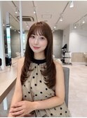オリーブベージュ×レイヤースタイル
