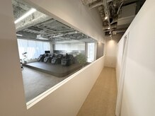 トレ バイ ソイ 大阪梅田(tre by soi)の雰囲気(寝心地最高なフルフラットになるシャンプー台でリラックス♪)