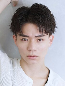 コンフィデンス メンズヘアー(confidence MEN'S HAIR) アクティブショート スパイキーショート ツーブロック 黒髪