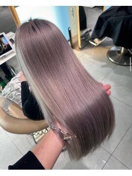 ロンドルピナス 小倉(Lond Lupinus) 縮毛矯正/ワンホンレイヤー/ミルクティーブランド/ダークブルー