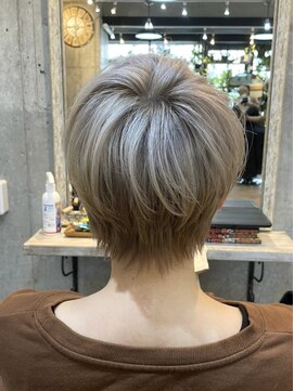 ロダット 横浜(LODAT by little) ホワイトベージュ×ショートボブ【LODAT横浜】