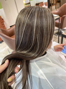 ネオリーブソラ 相模大野店(Neolive sola) 白髪ぼかしハイライト/20代/30代/40代