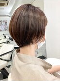 外ハネボブ セクションカラー ペールベージュ