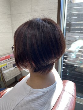 キャシー(KYACY) 前下がりショートボブ