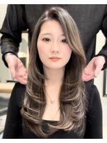 ワン バイ ジ エクト(One by The Ect) 【レイヤーロング】透明感ホワイトベージュかきあげレイヤー