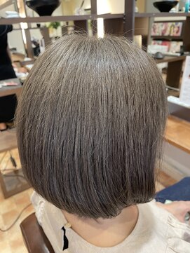 アイニ 河内小阪店(aini) 白髪ぼかしカラー白髪ぼかしハイライト大人ショート30、40、50代