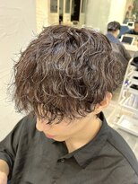 ウーロス(uros.)&nbsp;【SENA】メンズパーマ 波巻き ニュアンス 緩めマッシュ