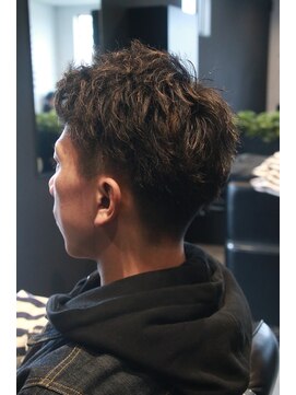 イズミプラス(IZUMI+) ツイストピンパーマ