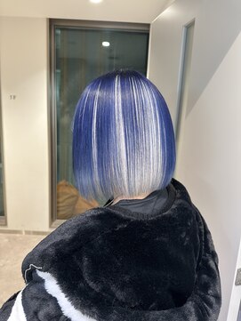 モニカ 原宿店(MONIQA) ブルーホワイト