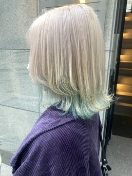 シェリエ(Cherie) インナーカラー/ホワイトベージュ/ミントグリーン/外ハネボブ