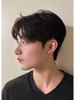 ノラ シブヤ(NORA)&nbsp;センターパートメンズカット韓国ヘアダウンパーマ刈り上げなし