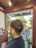 ナンバーエイト(number eight)&nbsp;20代30代メンズカットメンズ髪型スパイラルパーマ短髪刈り上げ