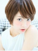大人かわいいナチュラル耳かけショートボブ