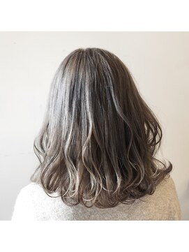 ジェイエルビー(JLB) ミルクティーカラー