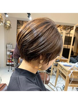 サードバイローラン(THiRD by ROULAND) 【THiRD浅野】フォギーベージュ耳かけショート