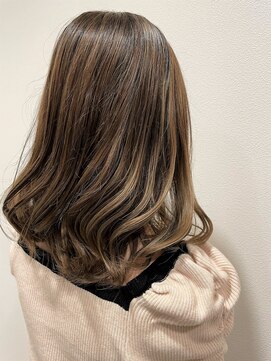 ラララ(LaLaLa) くびれロング