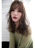 ヘーゼルベージュ外はねロブヘア