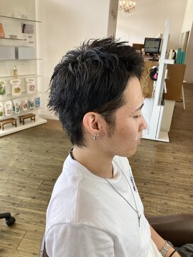 コワファースト 別府 黒髪ショート×グリーススタイル