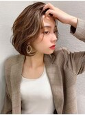 20代前下がりレイヤーボブで絶壁解消！小顔に見えるシルエット