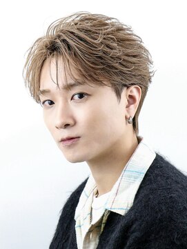 韓国ヘアカルマパーマコンマバングセンターパートフェザーパーマ