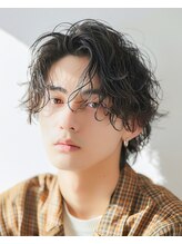ユキオ(Yukio)&nbsp;くせ毛風パーマ×ウルフカット◎束感レイヤーセンターパート