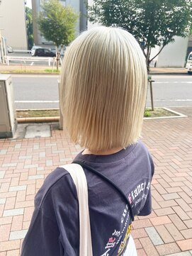 アイリー 名古屋(A/LEE) ホワイトブロンド×ボブ