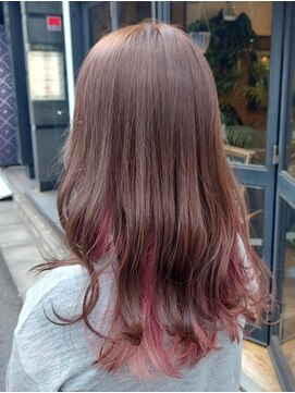 リコ 池袋東口店(Liko) インナーカラー ピンク デザインカラー ロングレイヤー